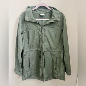 Women’s Lightweight/Waterproof Columbia Jacket